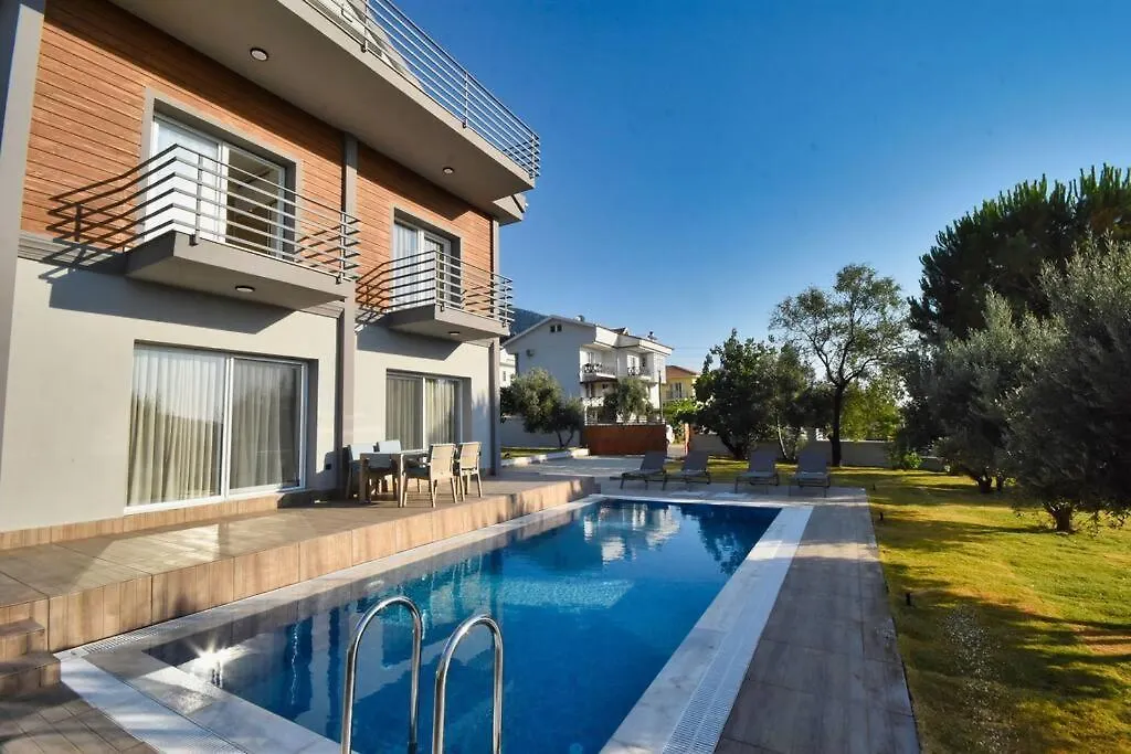 Villa Nurten Oeluedeniz'E Yakin Villa Fethiye 0*,  Turchia