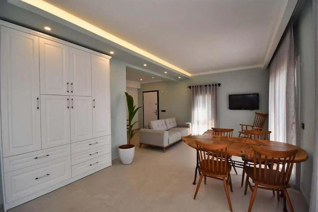 Villa Nurten Oeluedeniz'E Yakin Villa Fethiye
