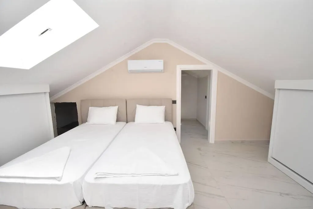 Villa Nurten Oeluedeniz'E Yakin Villa Fethiye