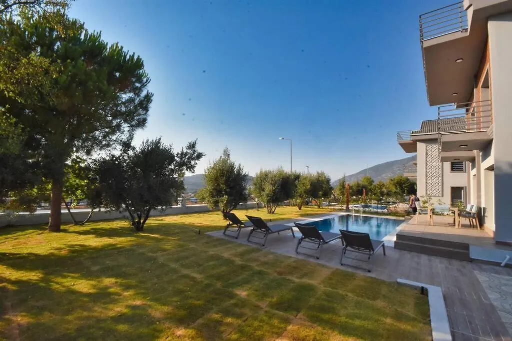 Villa Nurten Oeluedeniz'E Yakin Villa Fethiye